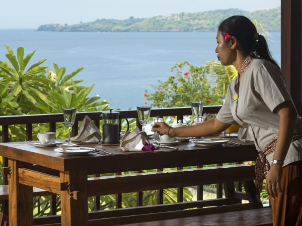 Villa Asada - Balcony dining setting